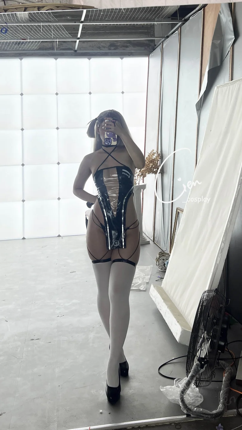 Cien恩恩_瑞鹤_赛车服_アズールレーン_35P_52MB tg@simisebaisi 【丝足阁】028.webp